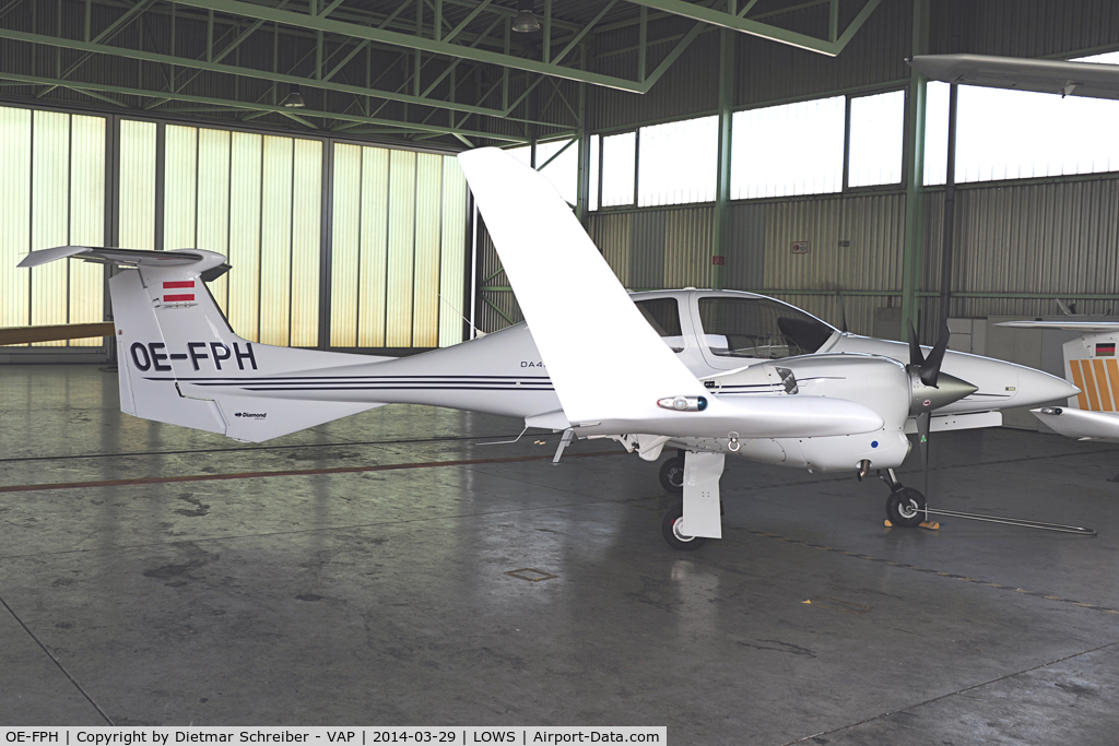 OE-FPH, Diamond DA-42 Twin Star C/N 42.180, Diamond DA42