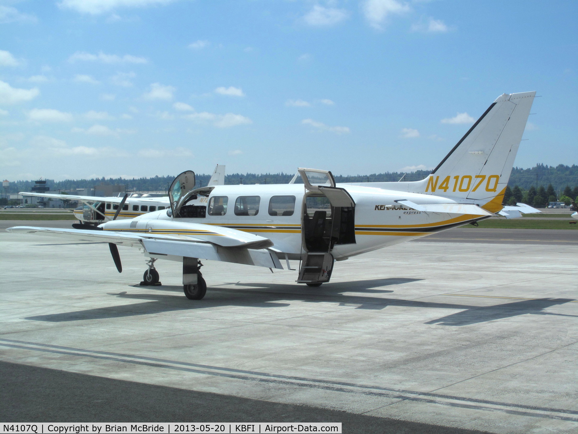 N4107Q, 1982 Piper PA-31-350 Chieftain C/N 31-8253008, Kenmore Air. Piper PA-31-350 Chieftain. N4107Q cn 31-8253008. Seattle - Boeing Field King County International (BFI KBFI). Image © Brian McBride. 20 May 2013