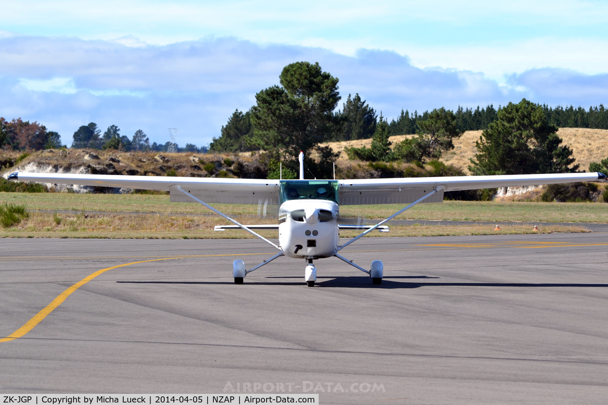 ZK-JGP, Cessna 172M C/N 17266423, At Taupo