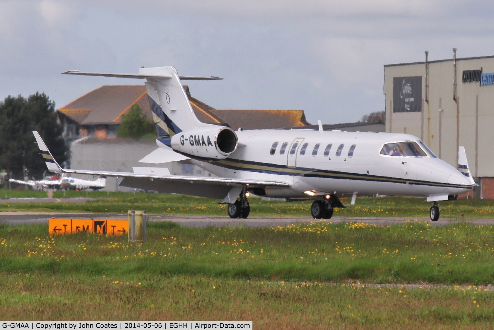 G-GMAA, 2001 Learjet 45 C/N 45-167, Arriving