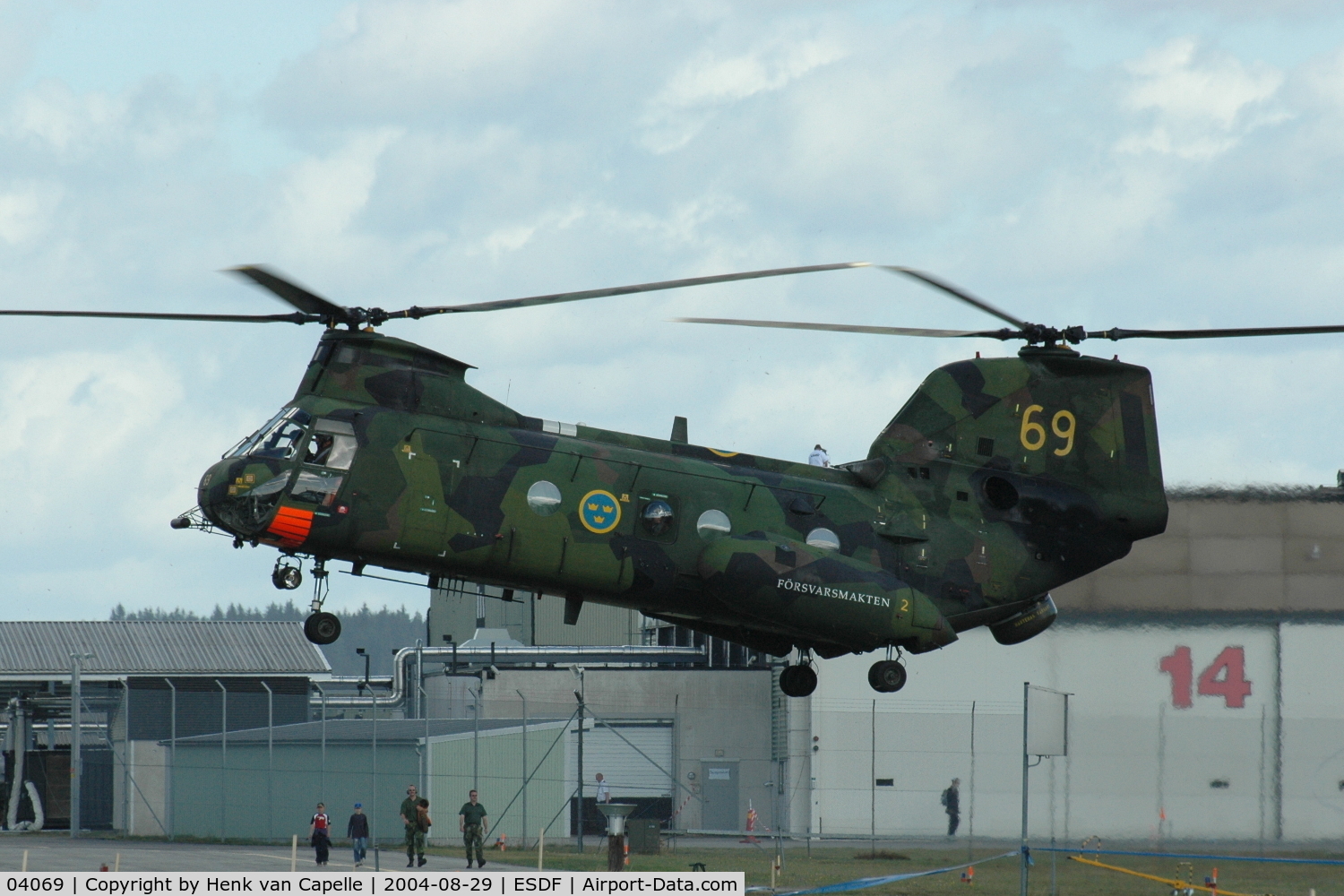 04069, Boeing Vertol Hkp4B C/N 4082, A Hkp4B helicopter of the Swedish Defense Helicopter Fleet hovering at Ronneby Air Base, Sweden.