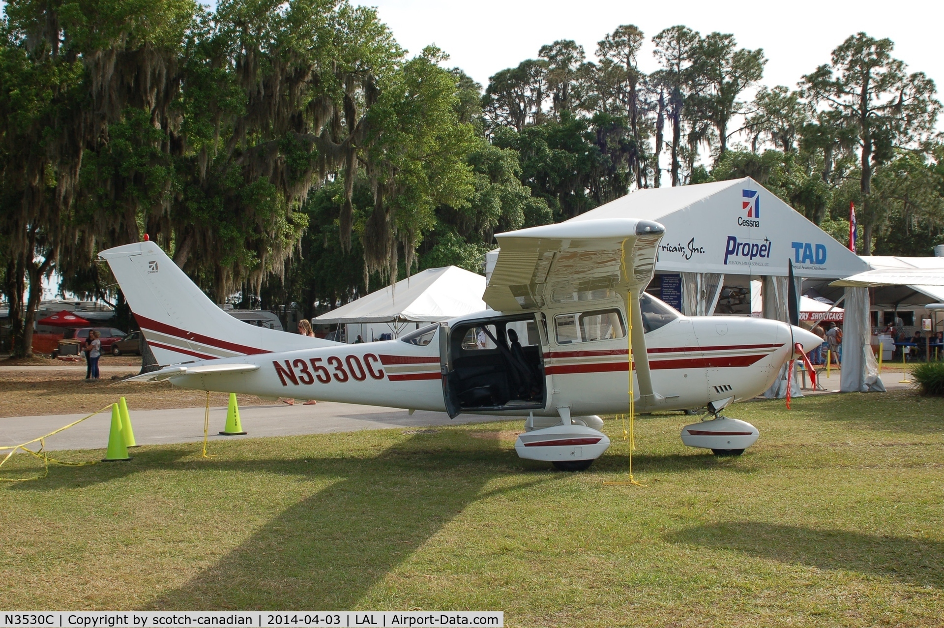 N3530C, 2001 Cessna T206H Turbo Stationair C/N T20608287, Cessna T206H, N3530C, at 2014 Sun n Fun, Lakeland Linder Regional Airport, Lakeland, FL