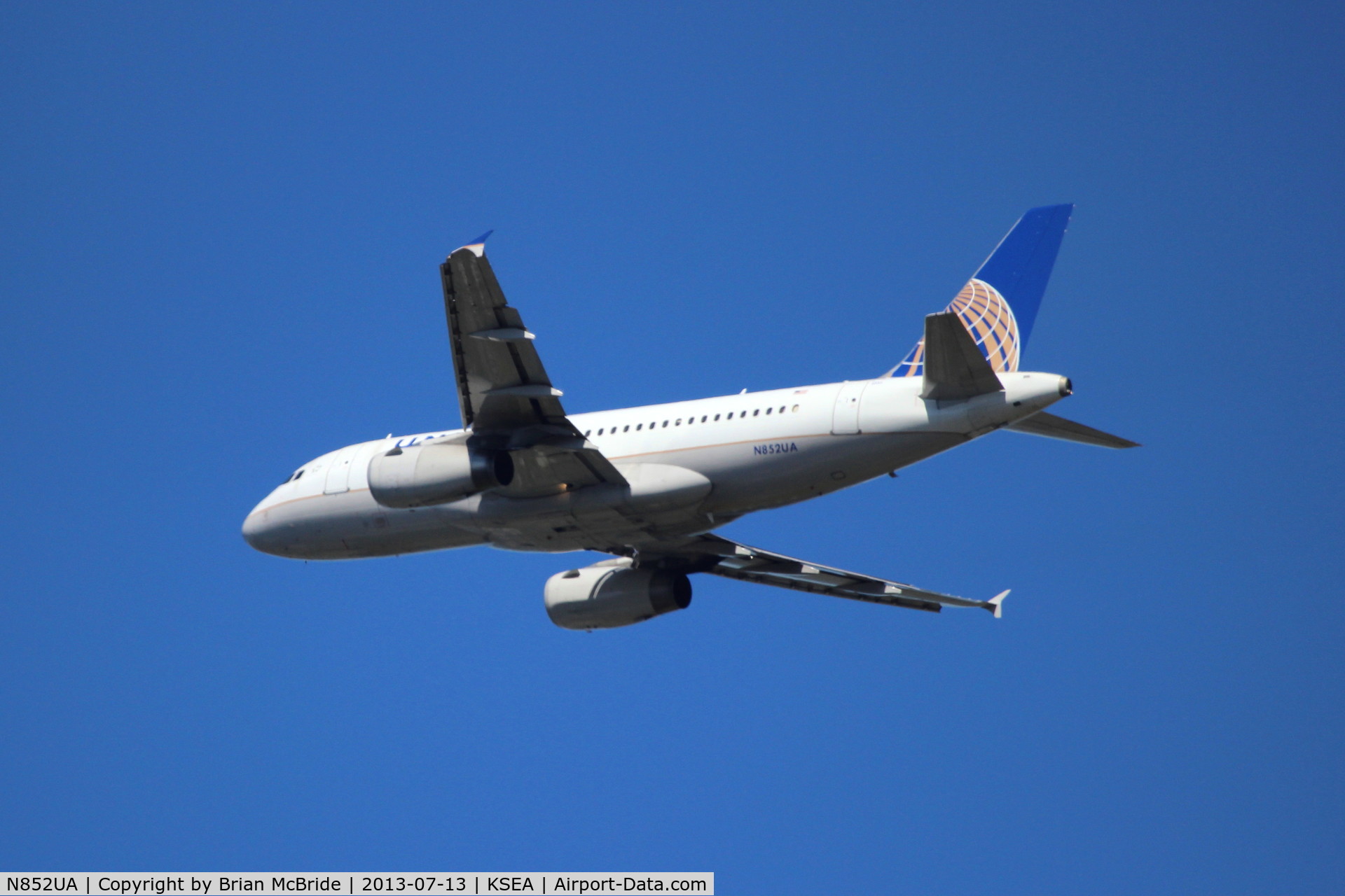 N852UA, 2002 Airbus A319-131 C/N 1671, United Airlines. A319-131. N852UA cn 1671. Seattle Tacoma - International (SEA KSEA). Image © Brian McBride. 13 July 2013