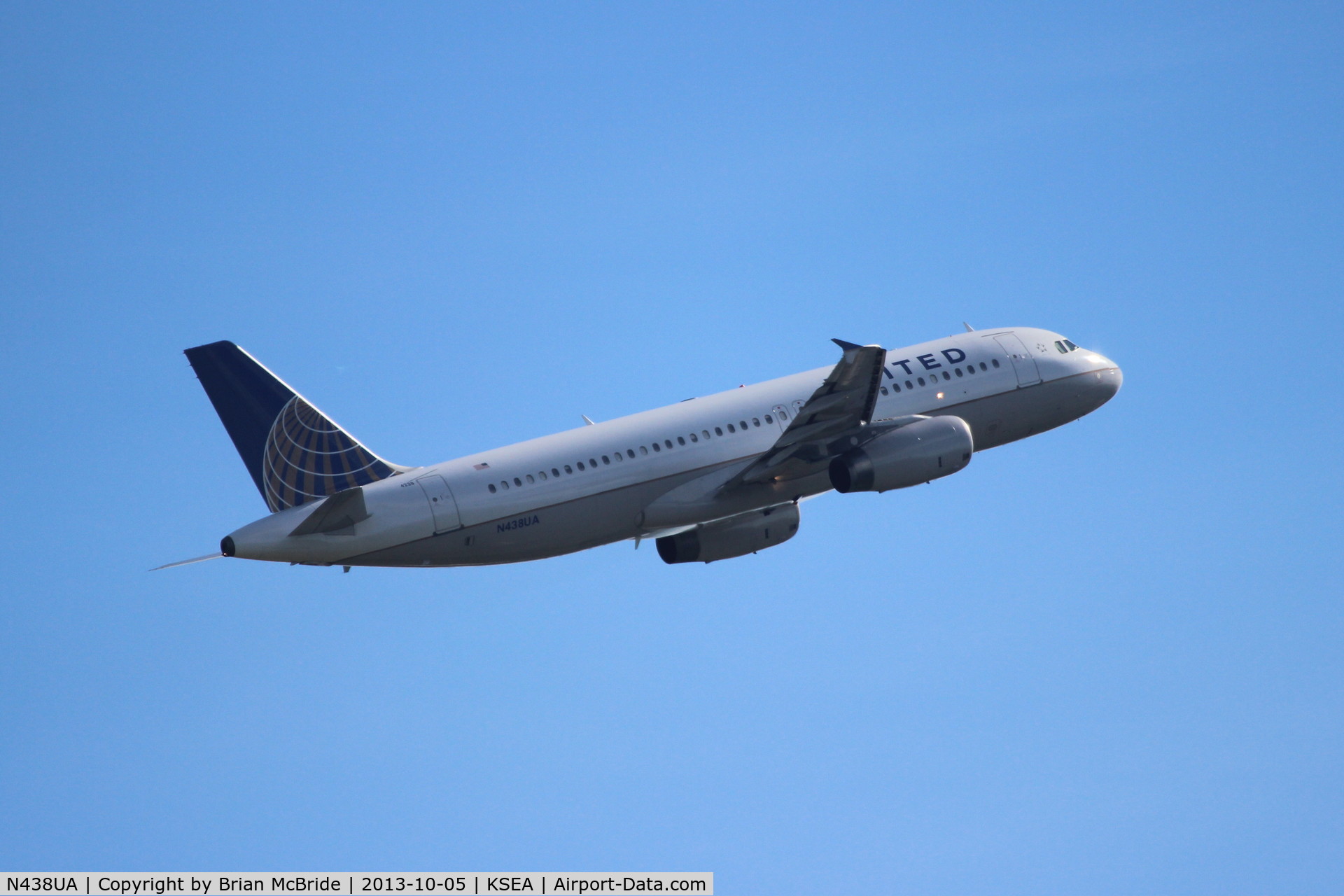 N438UA, 1997 Airbus A320-232 C/N 678, United Airlines. A320-232. N438UA 4838 cn 678. Seattle Tacoma - International (SEA KSEA). Image © Brian McBride. 05 October 2013