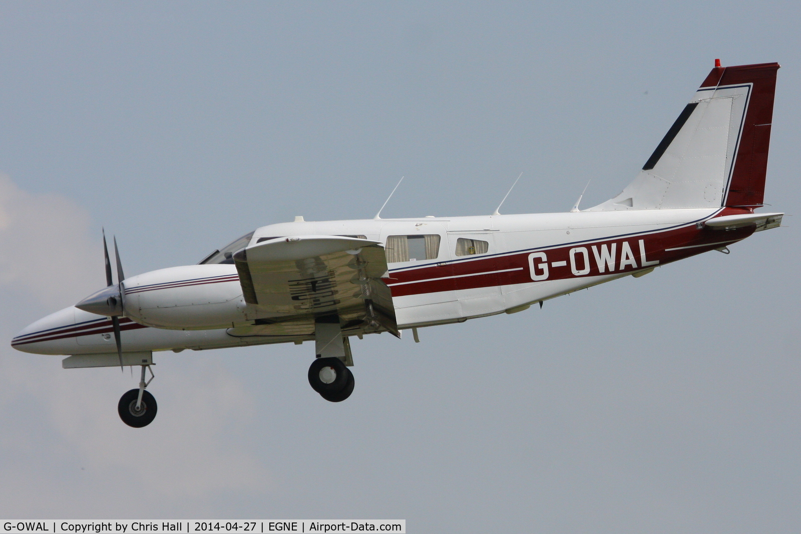 G-OWAL, 1993 Piper PA-34-220T Seneca III C/N 34-48030, Privately owned