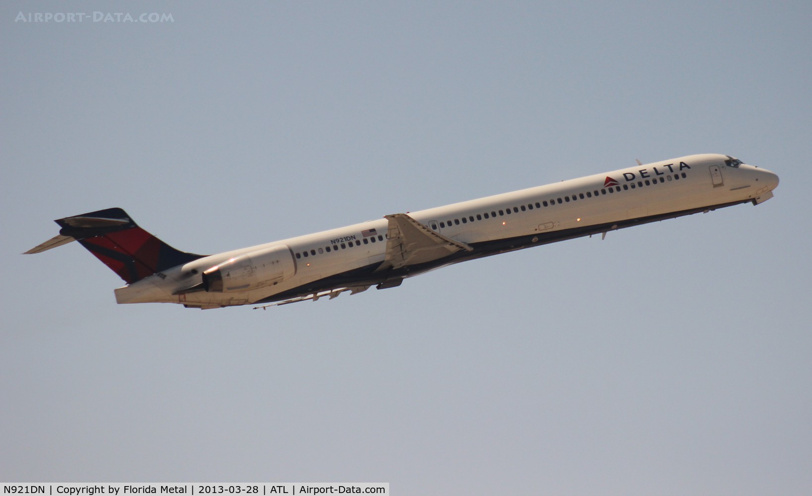 N921DN, 1997 McDonnell Douglas MD-90-30 C/N 53583, Delta MD-90