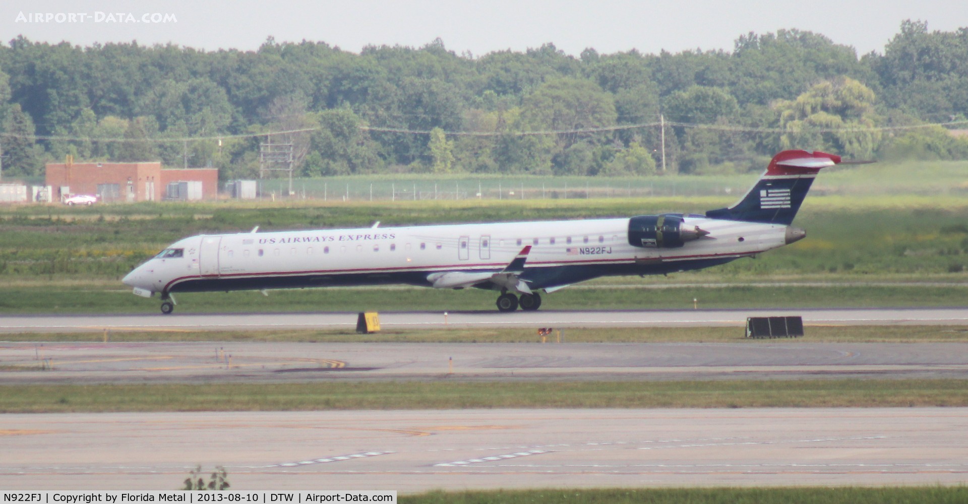 N922FJ, 2004 Bombardier CRJ-900ER (CL-600-2D24) C/N 15022, US Airways CRJ-900