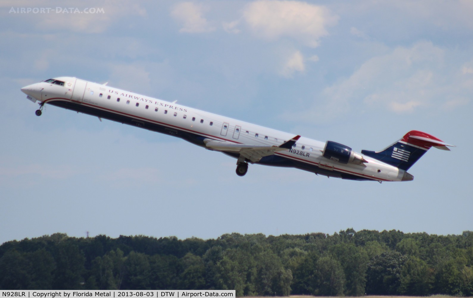 N928LR, 2005 Bombardier CRJ-900ER (CL-600-2D24) C/N 15028, US Airways CRJ-900
