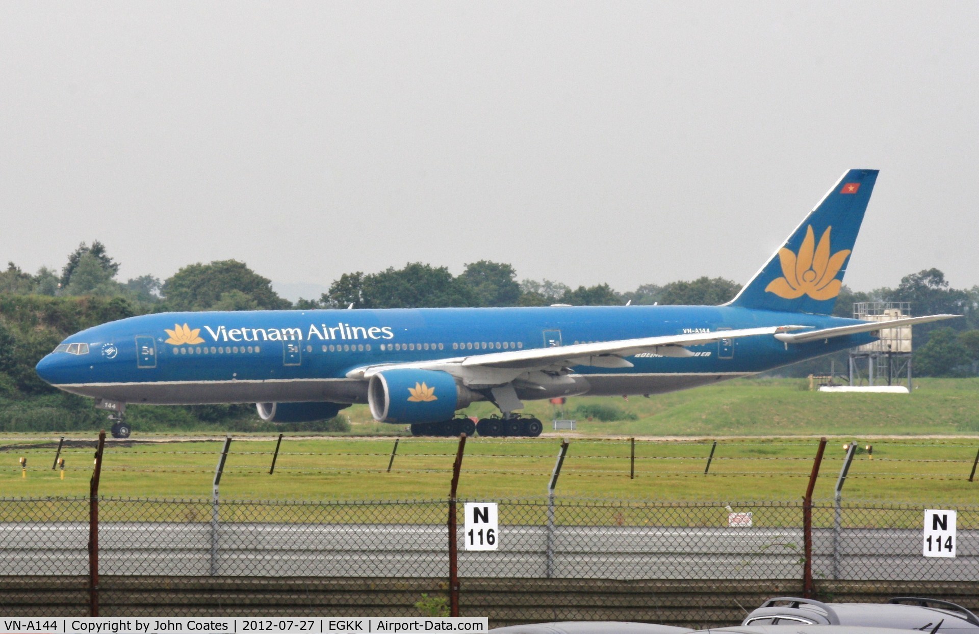 VN-A144, Boeing 777-2K6/ER C/N 33503, Taxiing to depart