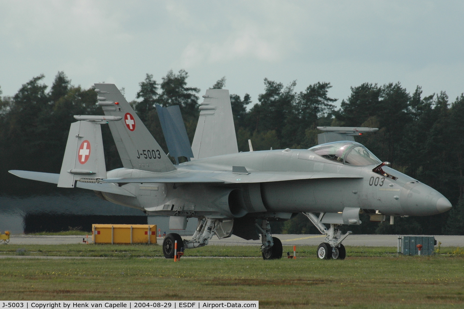 J-5003, 1997 McDonnell Douglas F/A-18C Hornet C/N 1319, Quite a collection of movable parts, this Swiss Air Force F-18, seen here at Ronneby Air Base in Sweden, 2004.