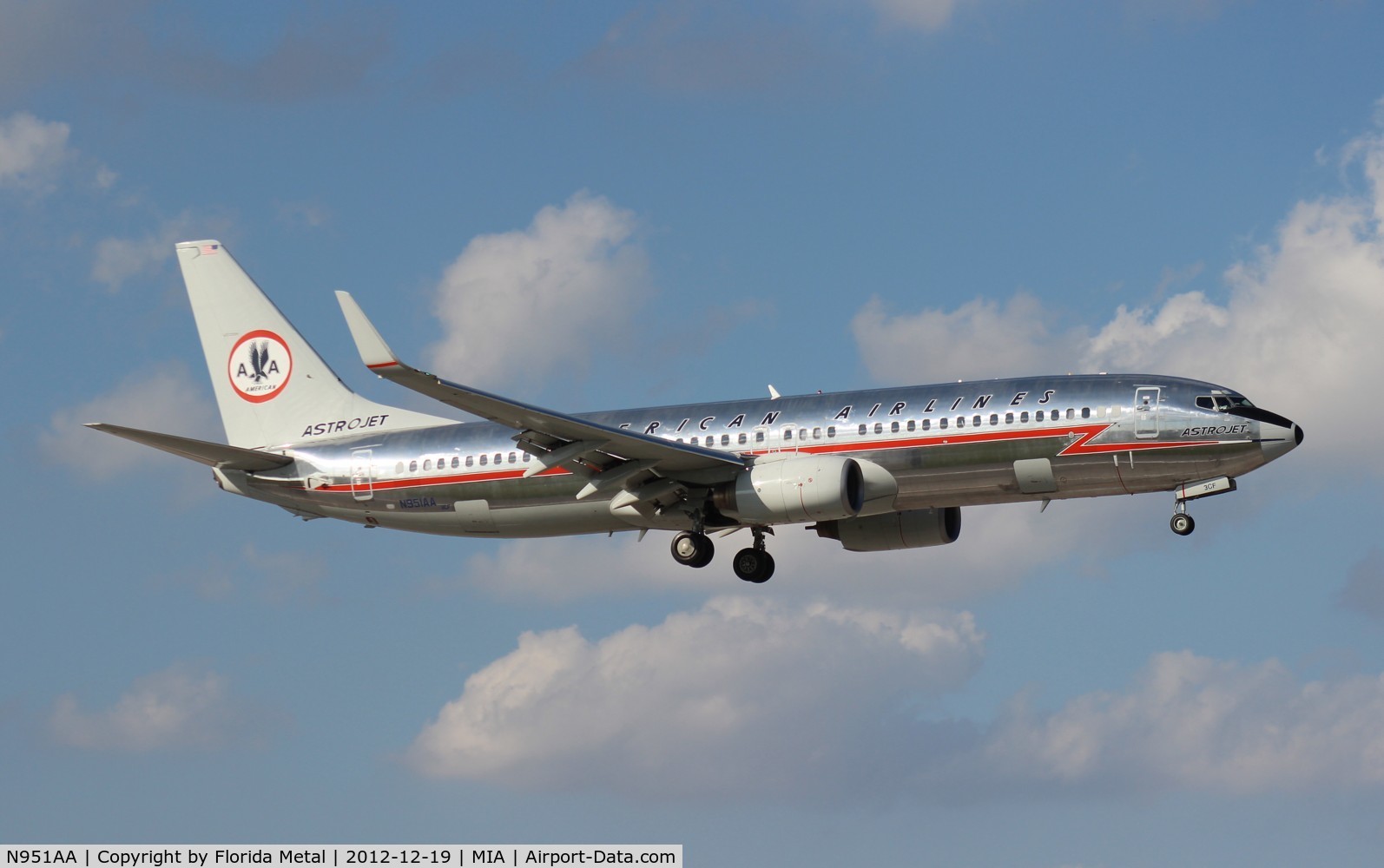 N951AA, 2000 Boeing 737-823 C/N 29538, American Retro 737