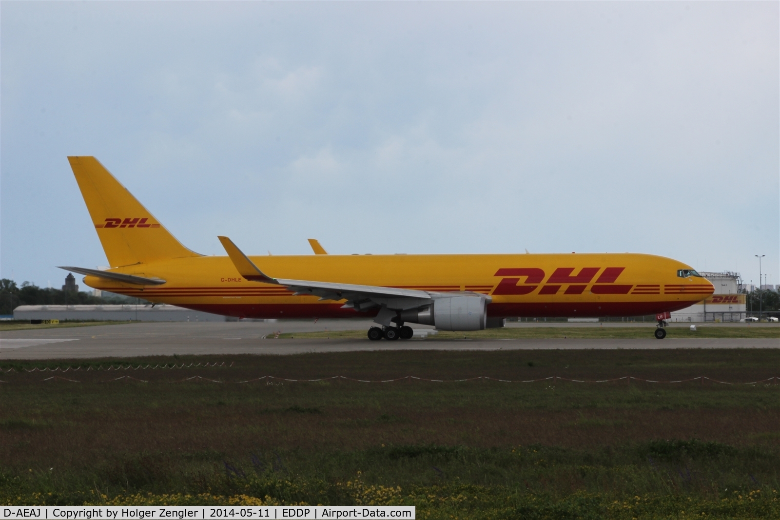 D-AEAJ, 1992 Airbus A300B4-622R(F) C/N 641, Parcel carrier is waiting for take-off on rwy 24L.....