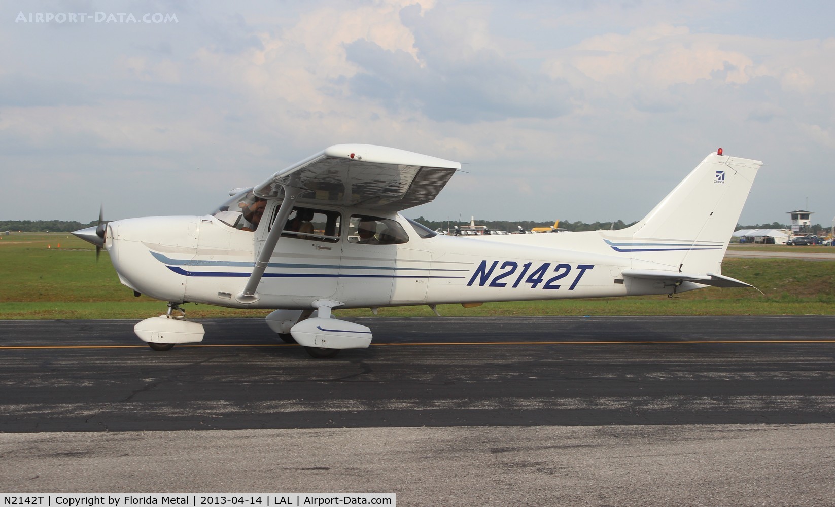 N2142T, Cessna 172S C/N 172S9521, Cessna 172S