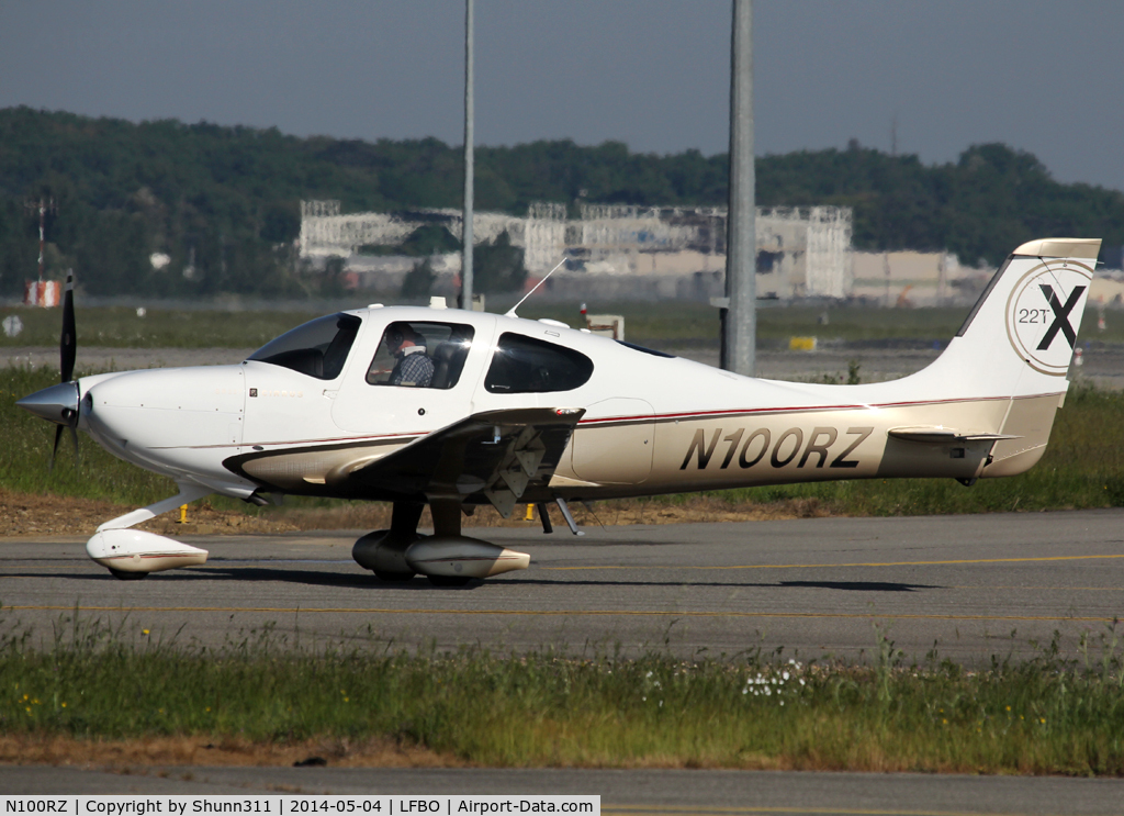 N100RZ, 2010 Cirrus SR-22T C/N 0034, Taxiing for departure...
