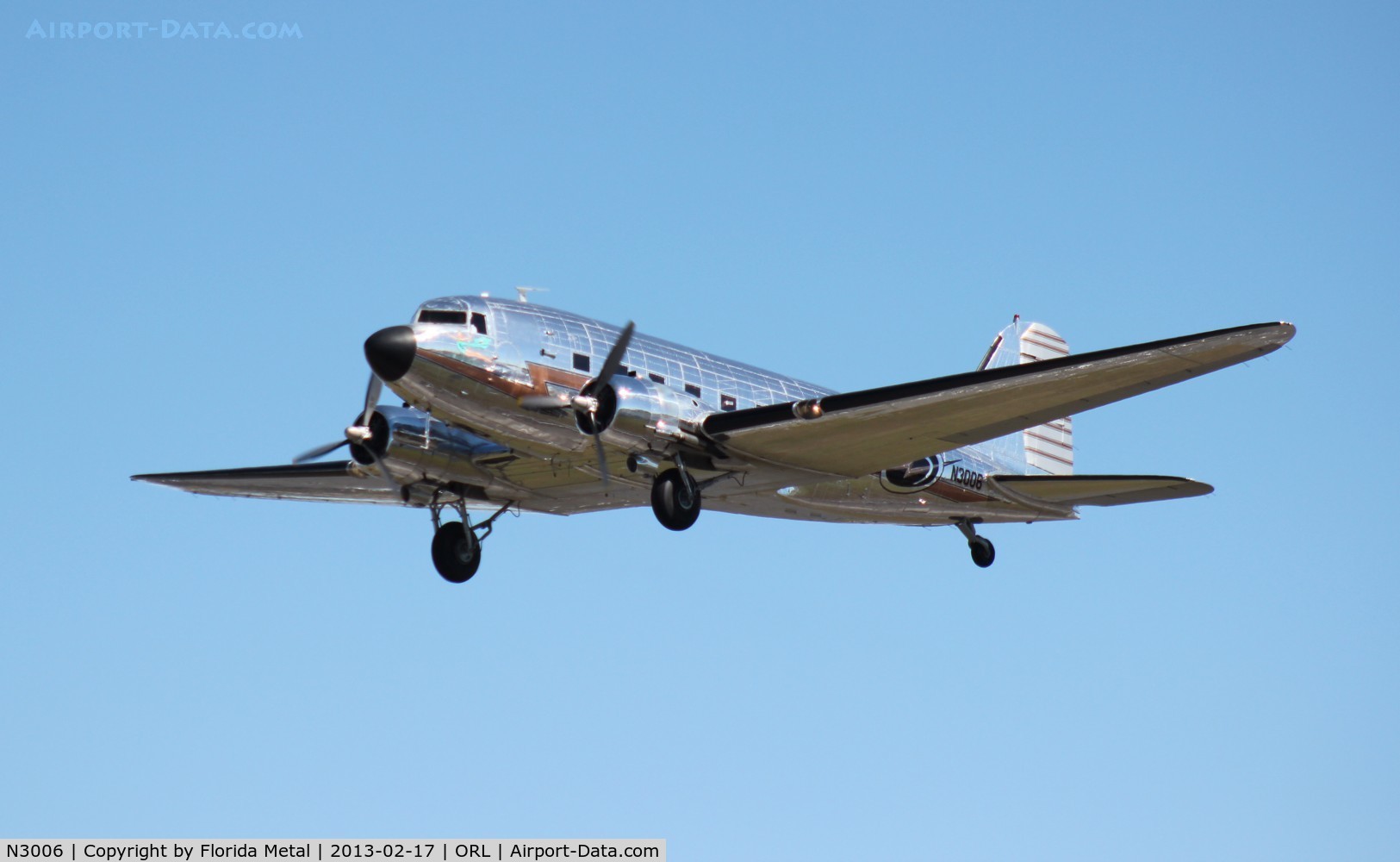 N3006, 1946 Douglas DC-3 C/N 42961, DC-3 departure