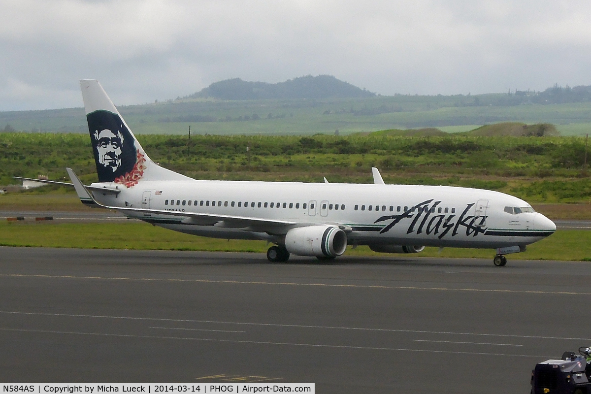 N584AS, 2007 Boeing 737-890 C/N 35682, At Kahului