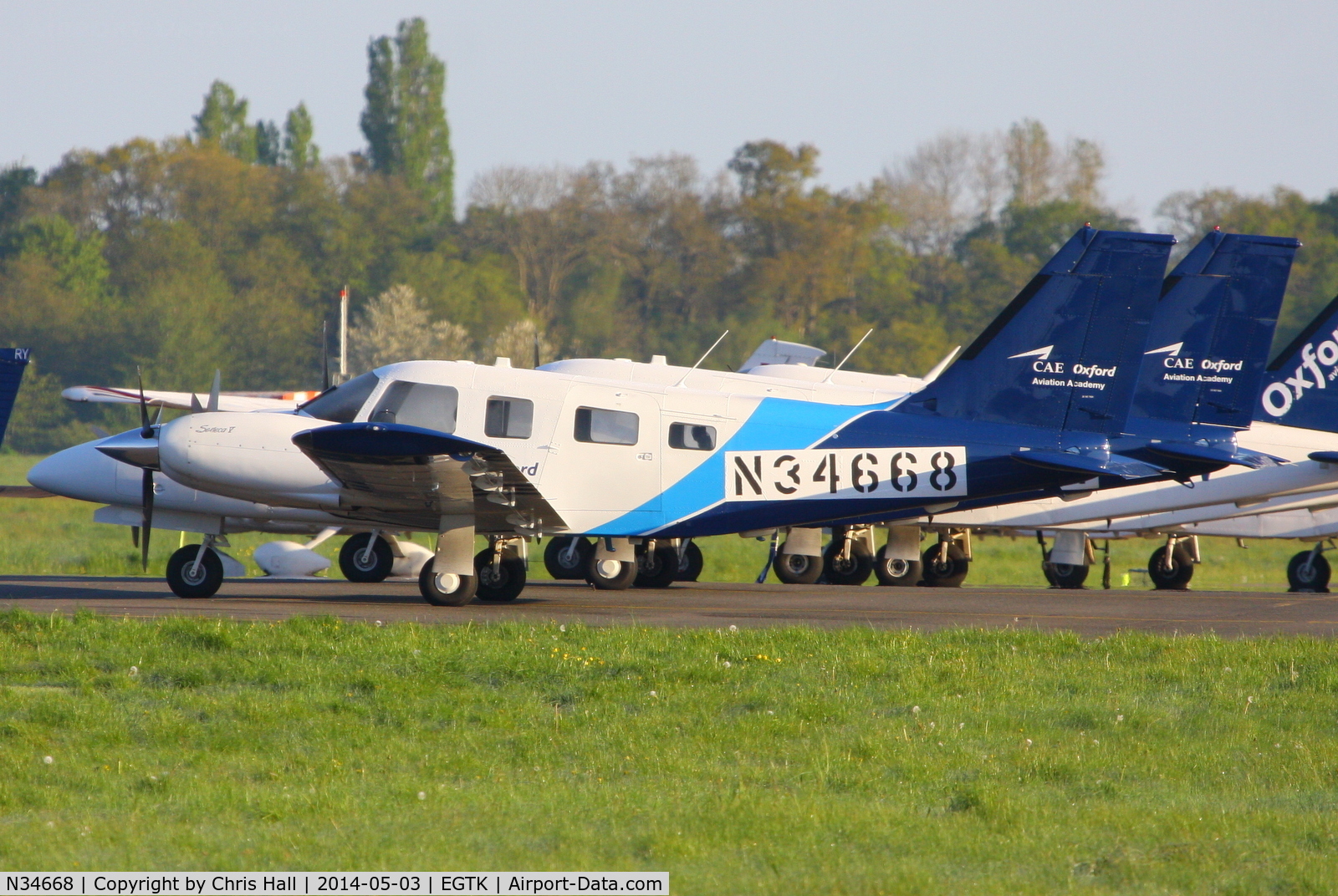 N34668, 2013 Piper PA-34-220T Seneca V C/N 34-49485, one of severn newly delivered Seneca's for the Oxford Aviation Academy, 