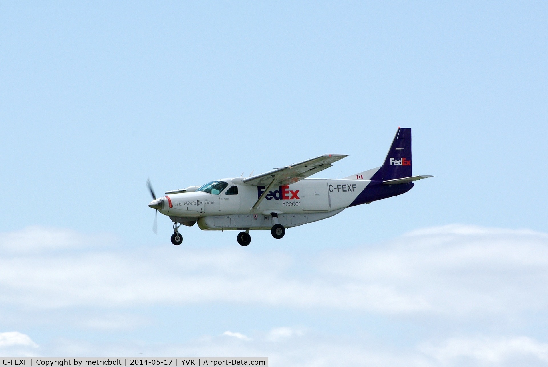 C-FEXF, 1996 Cessna 208B Super Cargomaster C/N 208B0508, Arriving at YVR