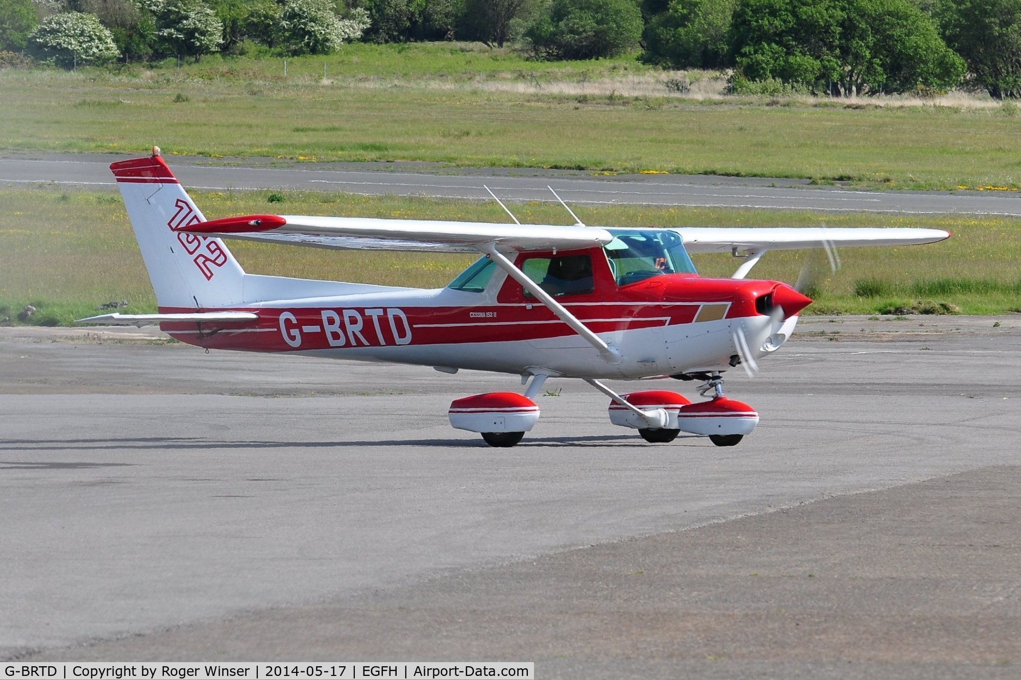 G-BRTD, 1977 Cessna 152 C/N 152-80023, Visiting Cessna 152. Previously registered N757UW.
