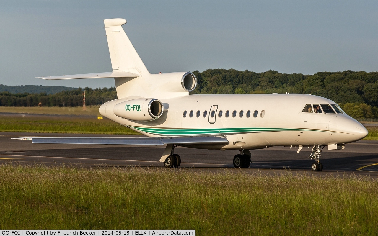 OO-FOI, 2004 Dassault Falcon 900EX C/N 121, taxying to the active