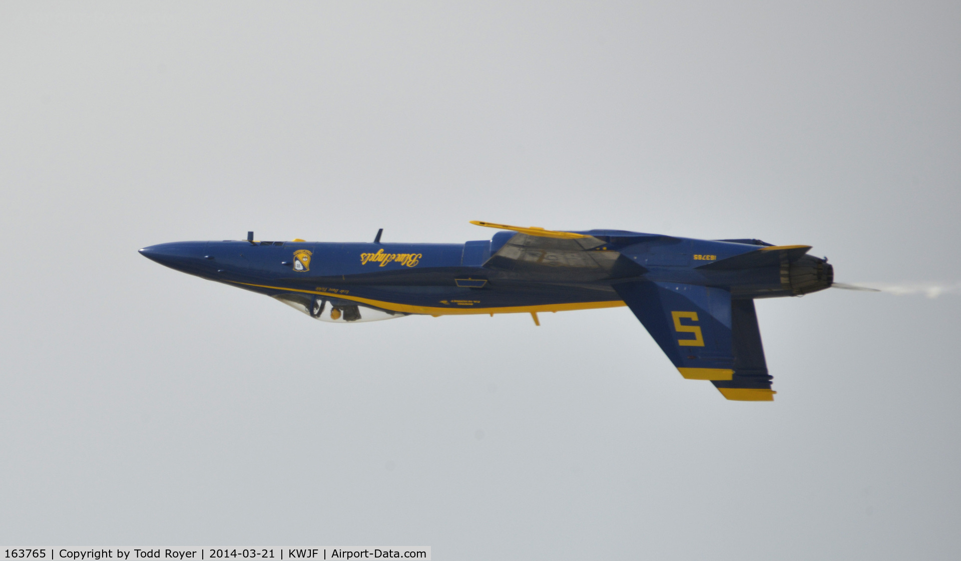 163765, 1989 McDonnell Douglas F/A 18C Hornet C/N 0845/C122, Performing at the Los Angeles County Airshow