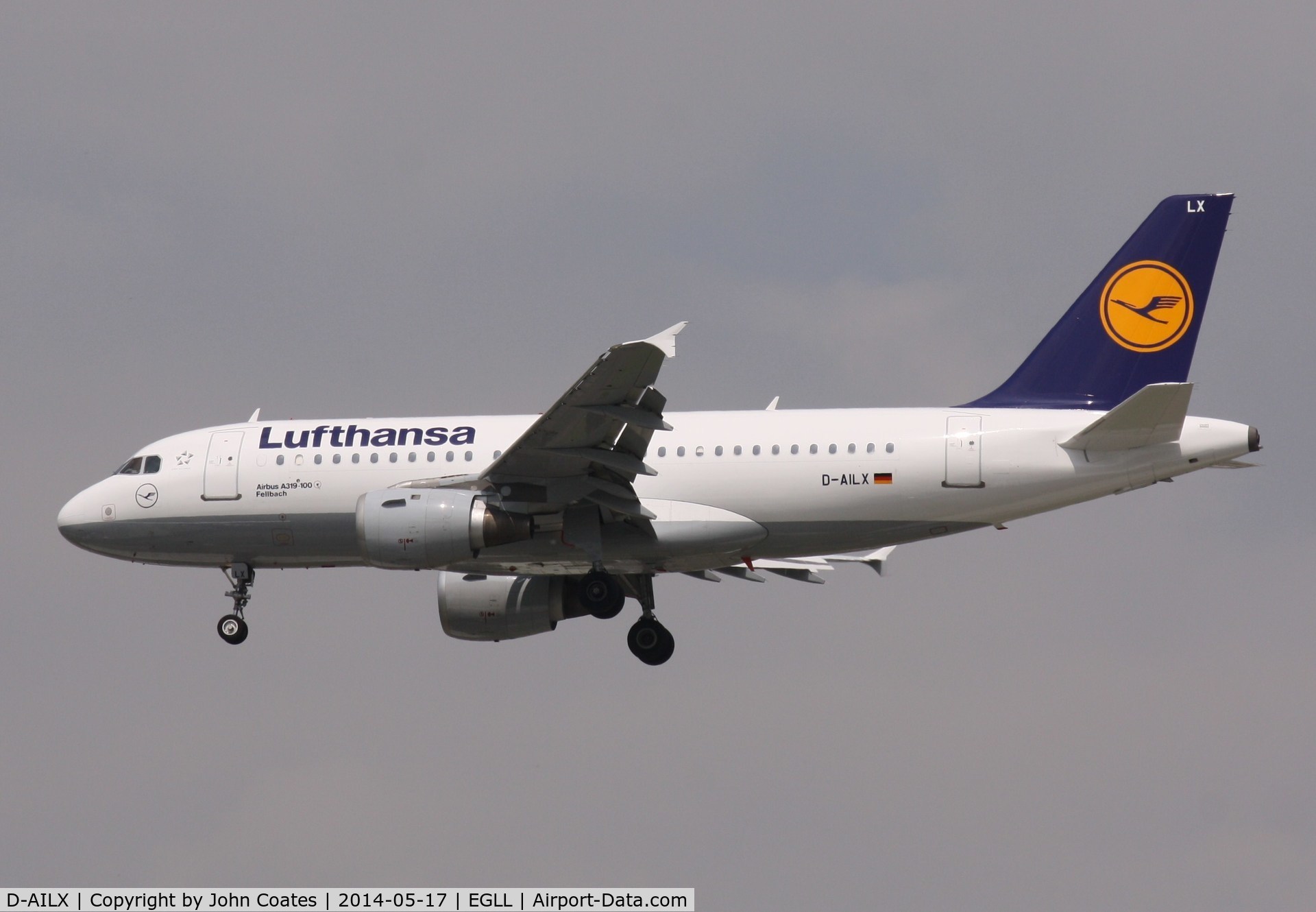 D-AILX, 1998 Airbus A319-114 C/N 860, Arriving 27L