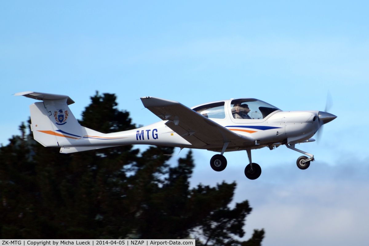 ZK-MTG, Diamond DA-40 Diamond Star C/N 40.998, At Taupo