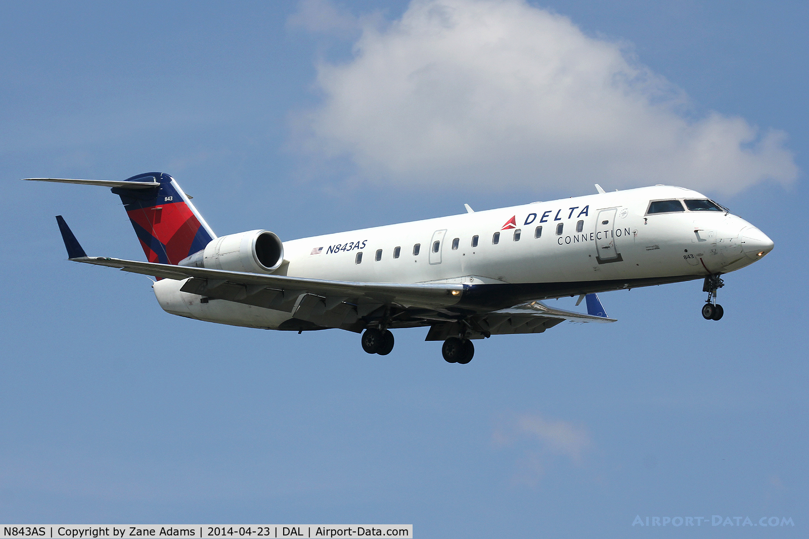 N843AS, 1999 Bombardier CRJ-200ER (CL-600-2B19) C/N 7310, Landing at Dallas Love Field