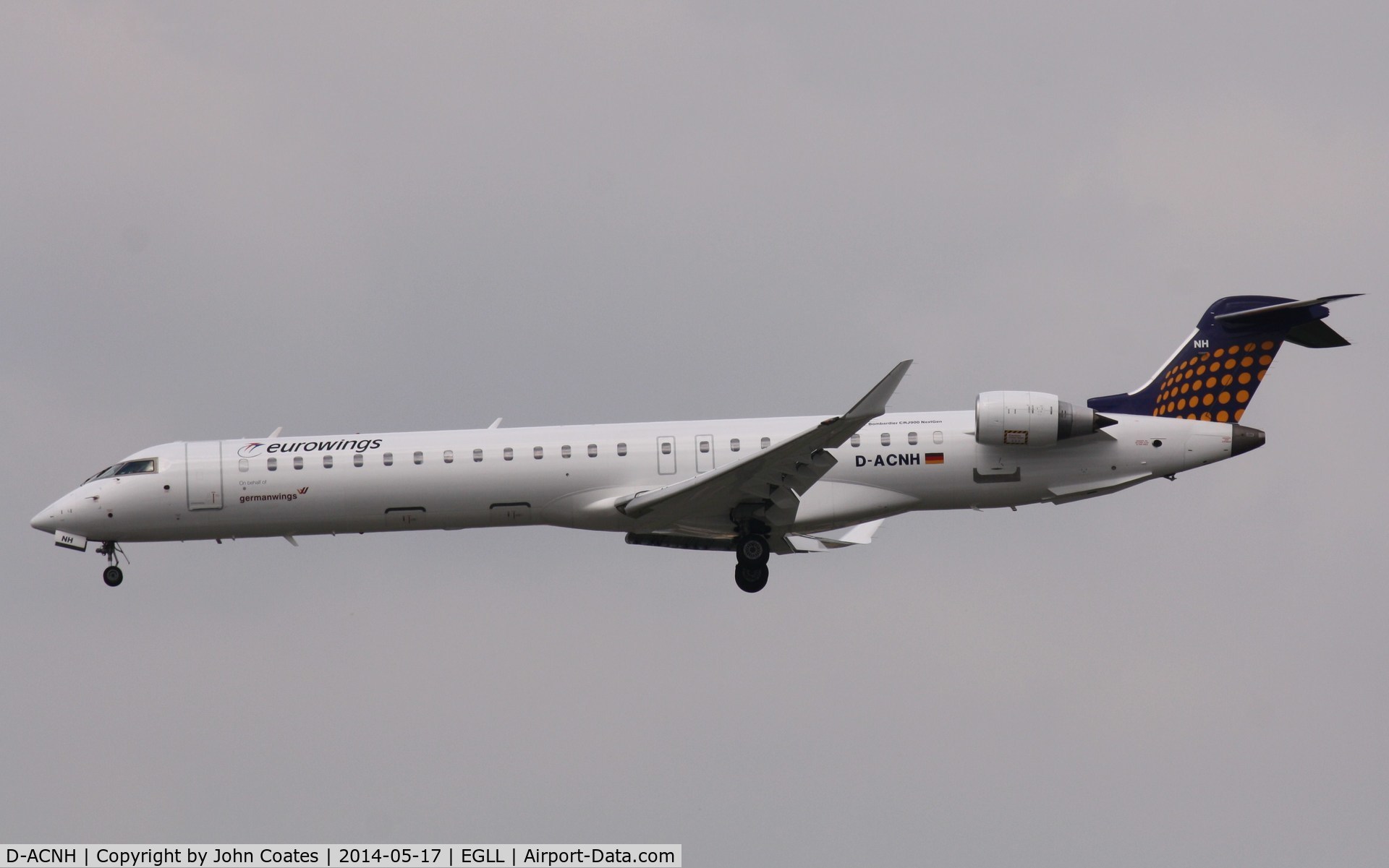 D-ACNH, 2009 Bombardier CRJ-900 NG (CL-600-2D24) C/N 15247, Arriving 27L