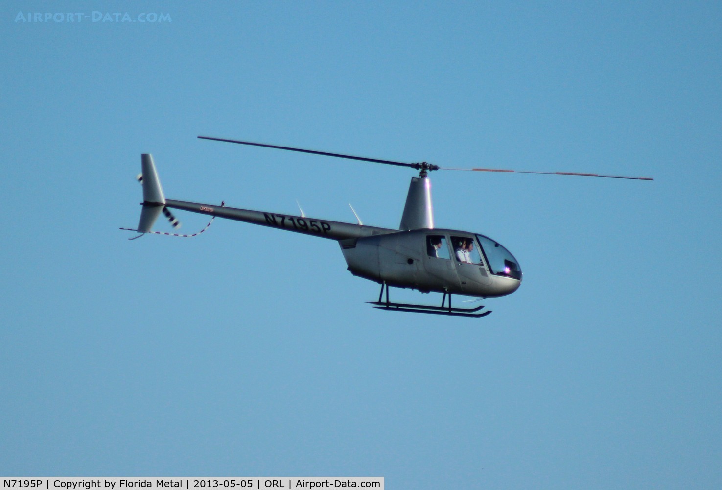 N7195P, 2001 Robinson R44 C/N 1127, R44 over Orlando Executive