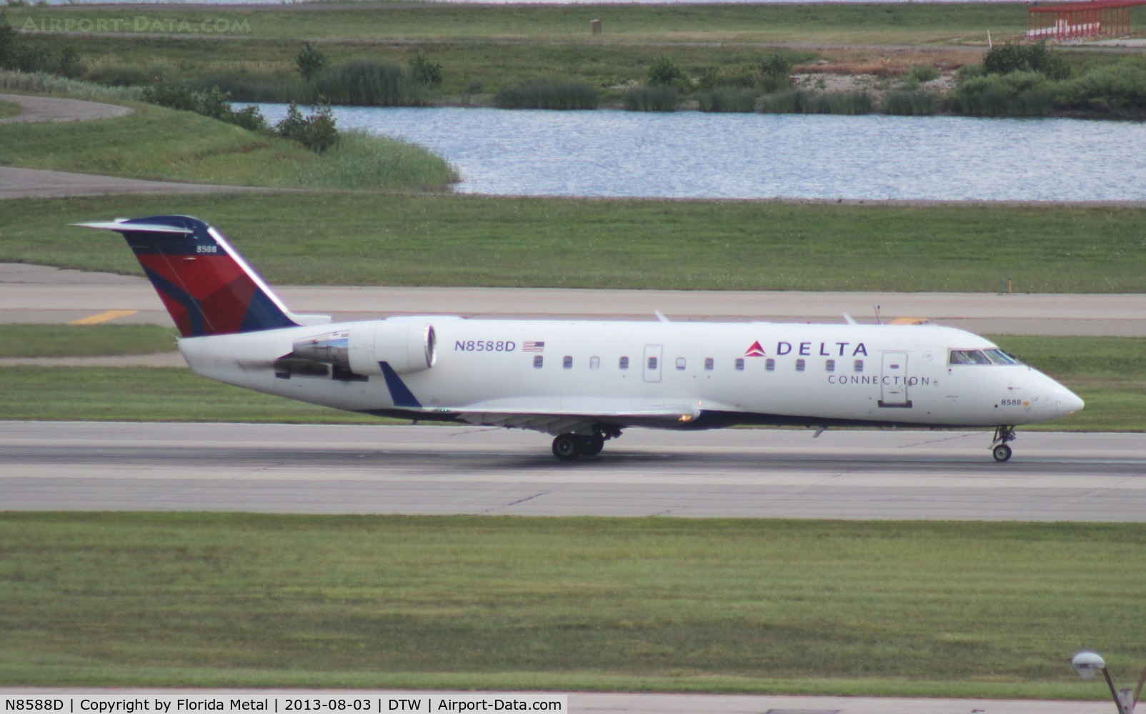 N8588D, 2001 Bombardier CRJ-200LR (CL-600-2B19) C/N 7588, Delta Connection CRJ-200