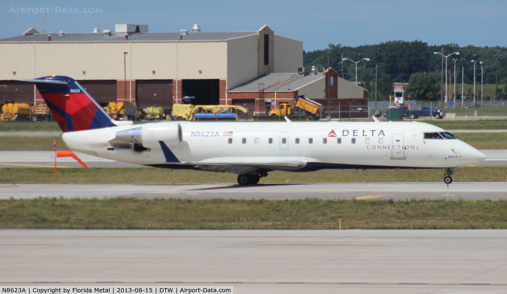 N8623A, 2002 Bombardier CRJ-200LR (CL-600-2B19) C/N 7623, Delta Connection CRJ-200