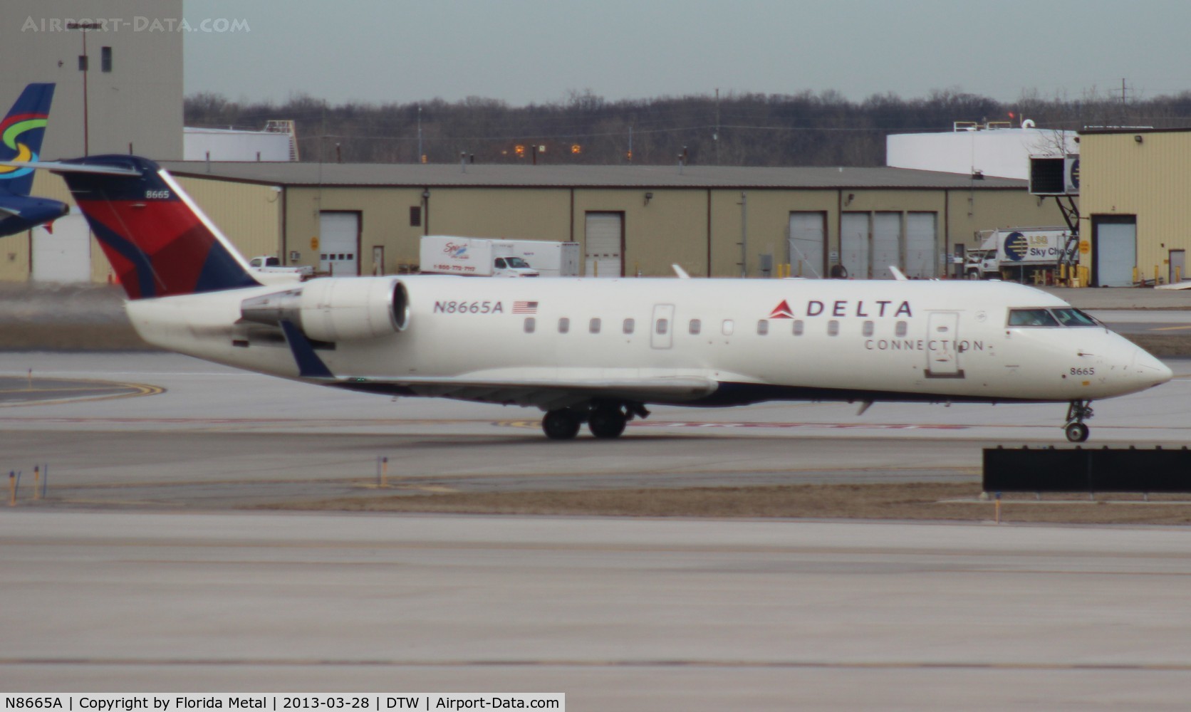 N8665A, 2002 Bombardier CRJ-200ER (CL-600-2B19) C/N 7665, Delta Connection CRJ-200