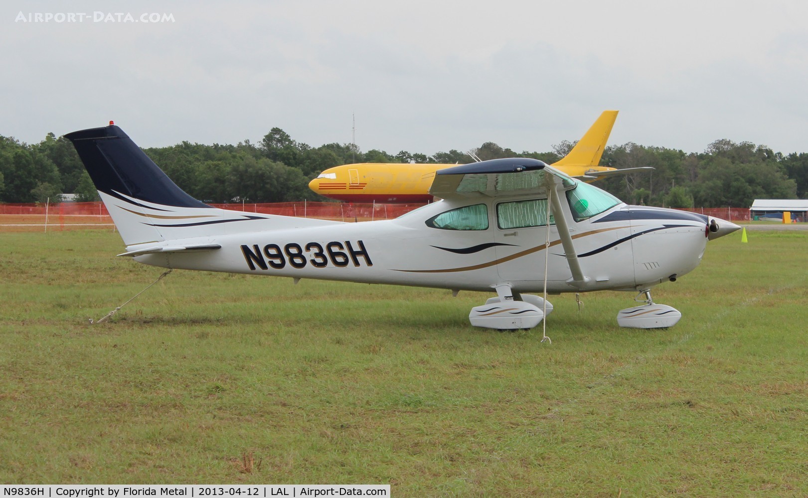 N9836H, 1981 Cessna 182R Skylane C/N 18268057, Cessna 182R at Sun N fun