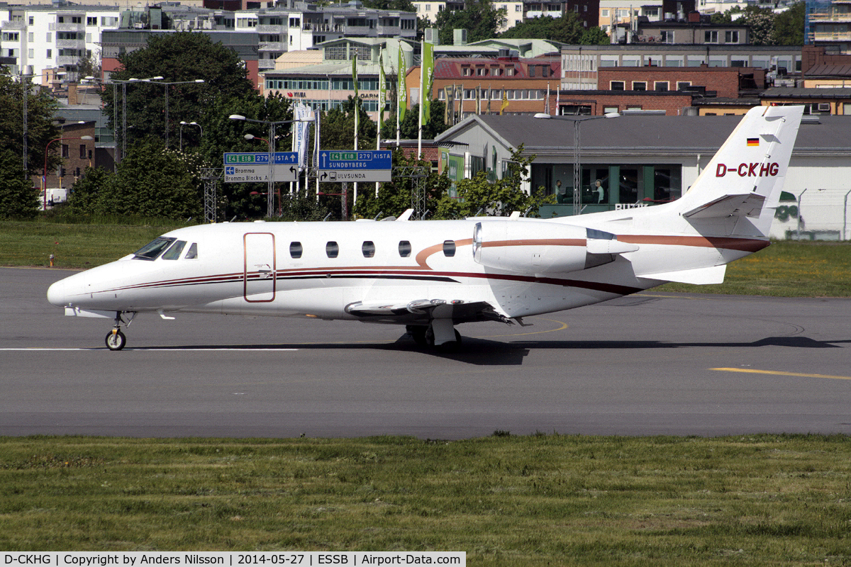 D-CKHG, 2006 Cessna 560XLS Citation Excel C/N 560-5667, Lining up runway 30.