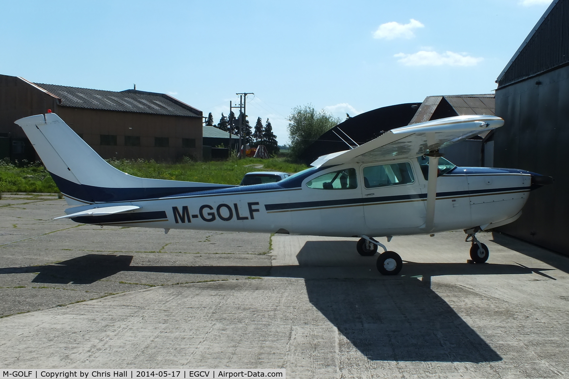M-GOLF, 1980 Cessna 182 Skylane Skylane C/N 18200046, Sleap resident