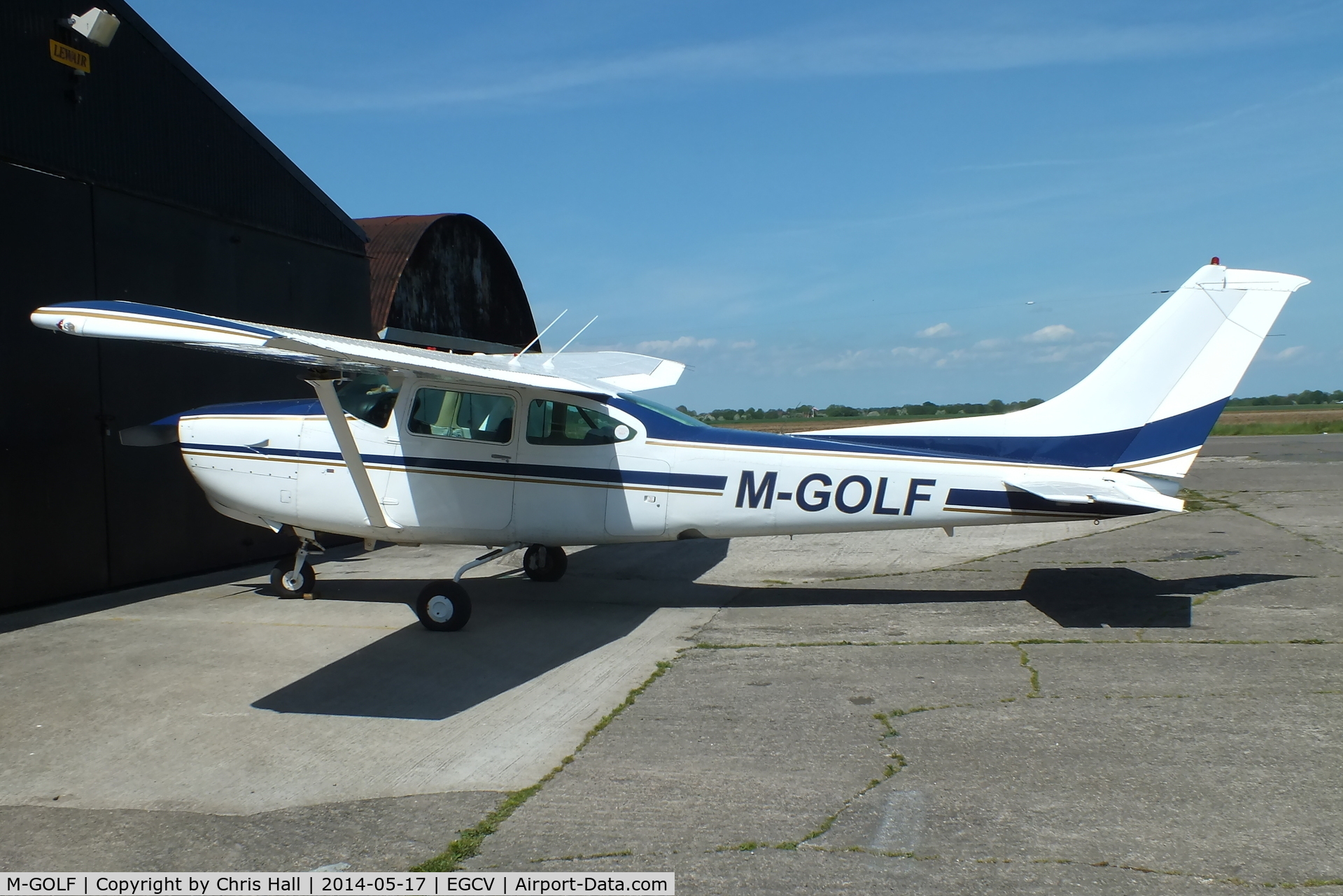 M-GOLF, 1980 Cessna 182 Skylane Skylane C/N 18200046, Sleap resident