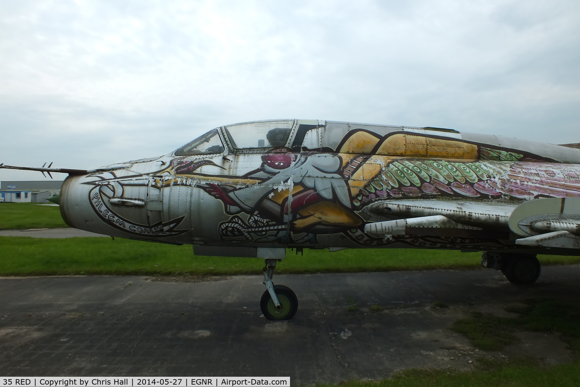 35 RED, Sukhoi Su-17M C/N 25102, close up of the nose art