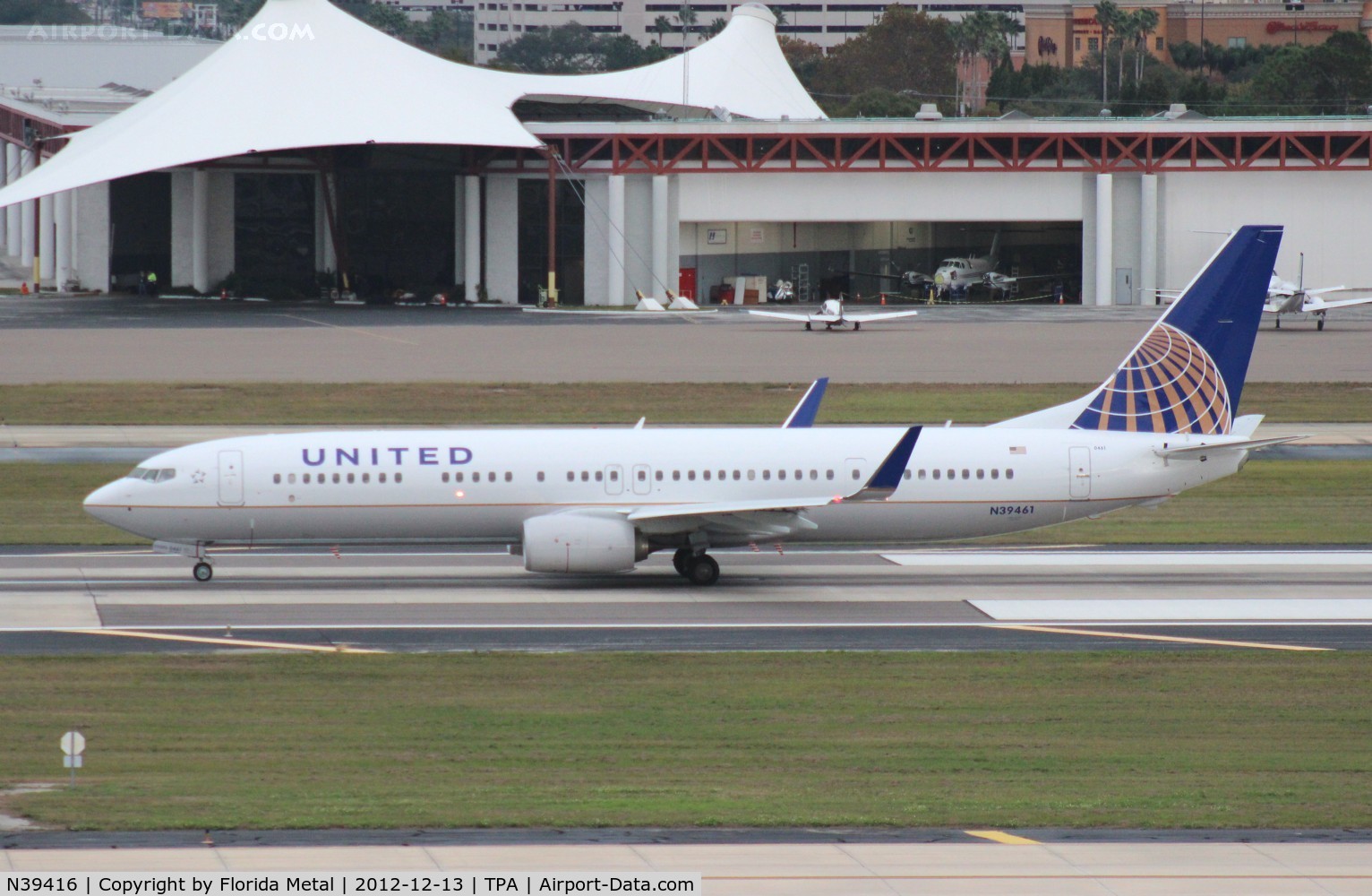 N39416, 2008 Boeing 737-924/ER C/N 37093, United 737-900