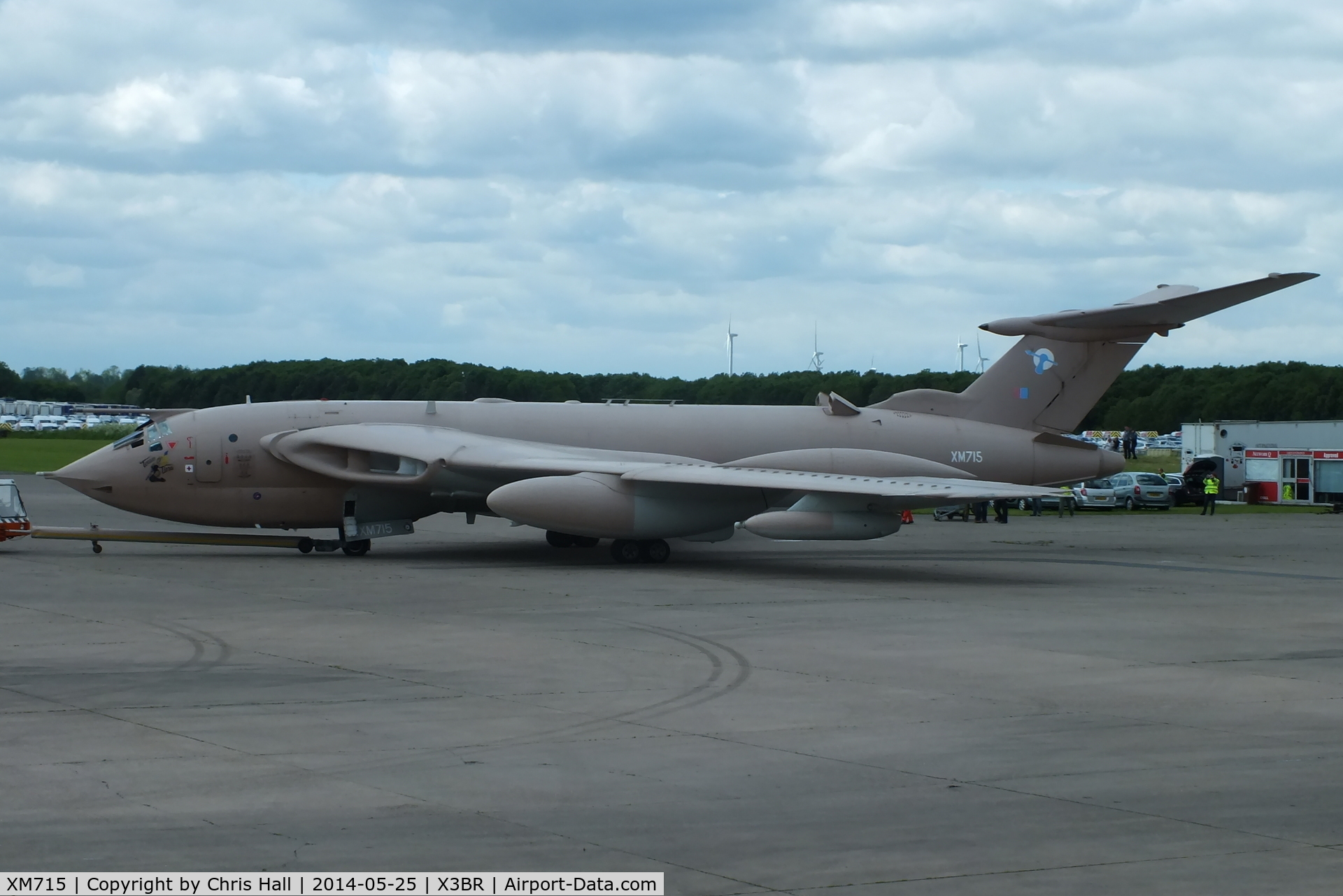 XM715, 1963 Handley Page Victor K.2 C/N HP80/83, lining up on the runway prior to its taxy run