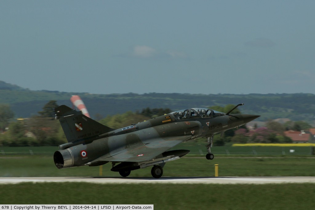 678, Dassault Mirage 2000D C/N 552, Landing for stopover