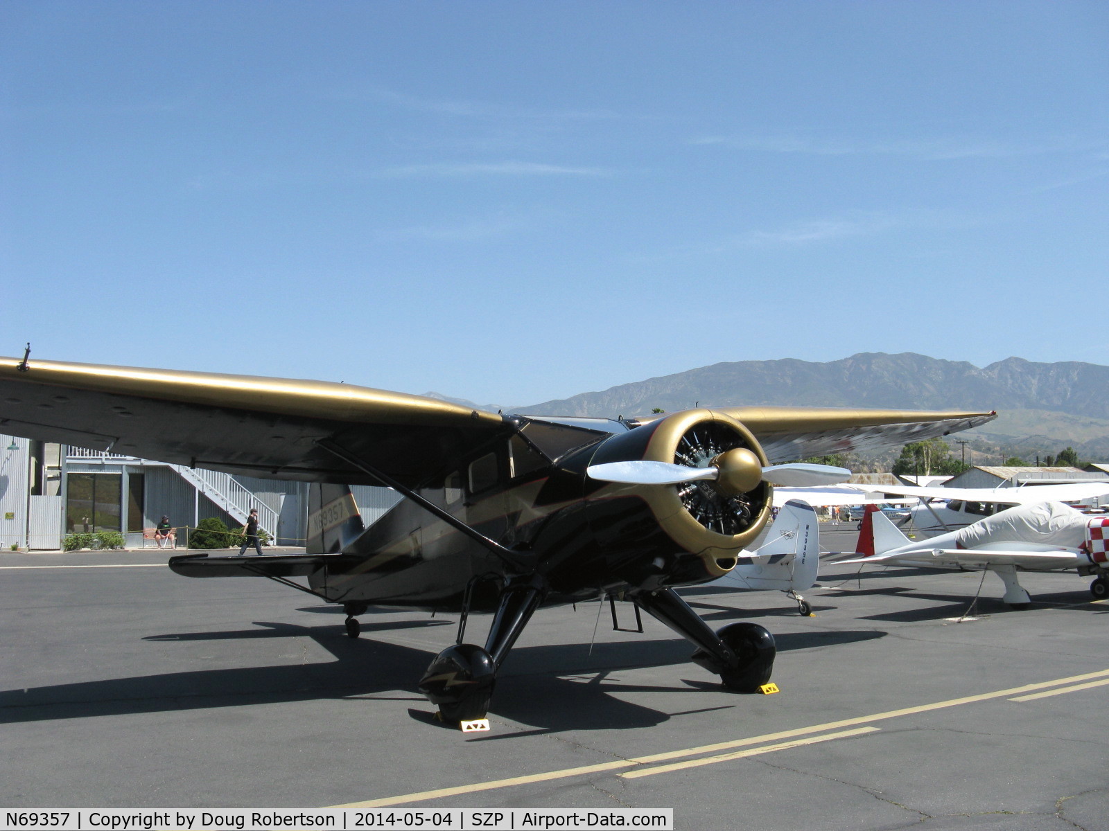 N69357, 1944 Stinson V77 Reliant C/N 77-448, 1944 Stinson V-77 by Vultee Aircraft, Lycoming R-680-13 9 cylinder radial 300 Hp, beautiful distinctive tapered gull wings