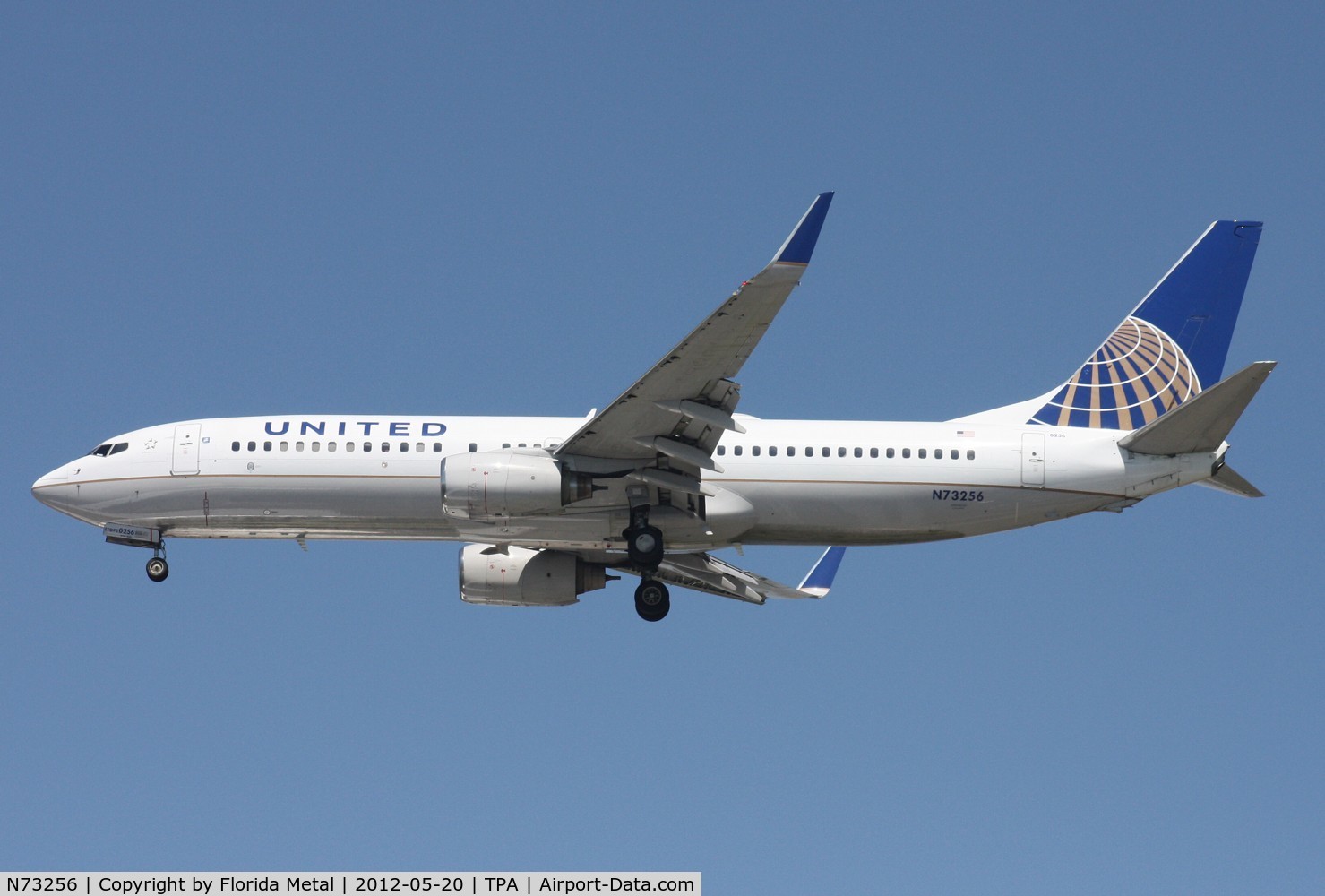 N73256, 2000 Boeing 737-824 C/N 30611, United 737-800