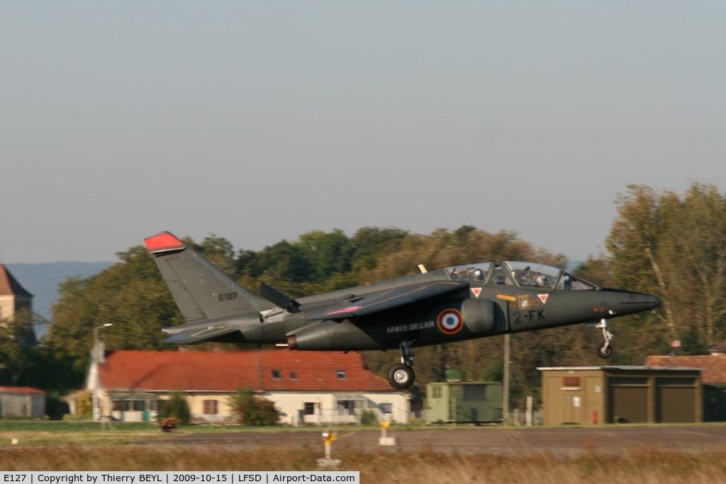 E127, 1983 Dassault-Dornier Alpha Jet E C/N E127, Before landing, no squadron insignia.