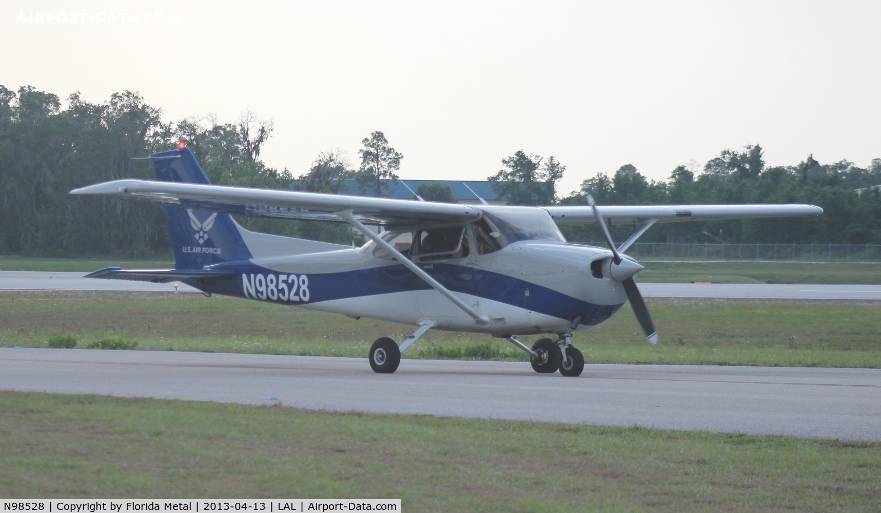 N98528, 1998 Cessna 172R C/N 17280605, Cessna 172R