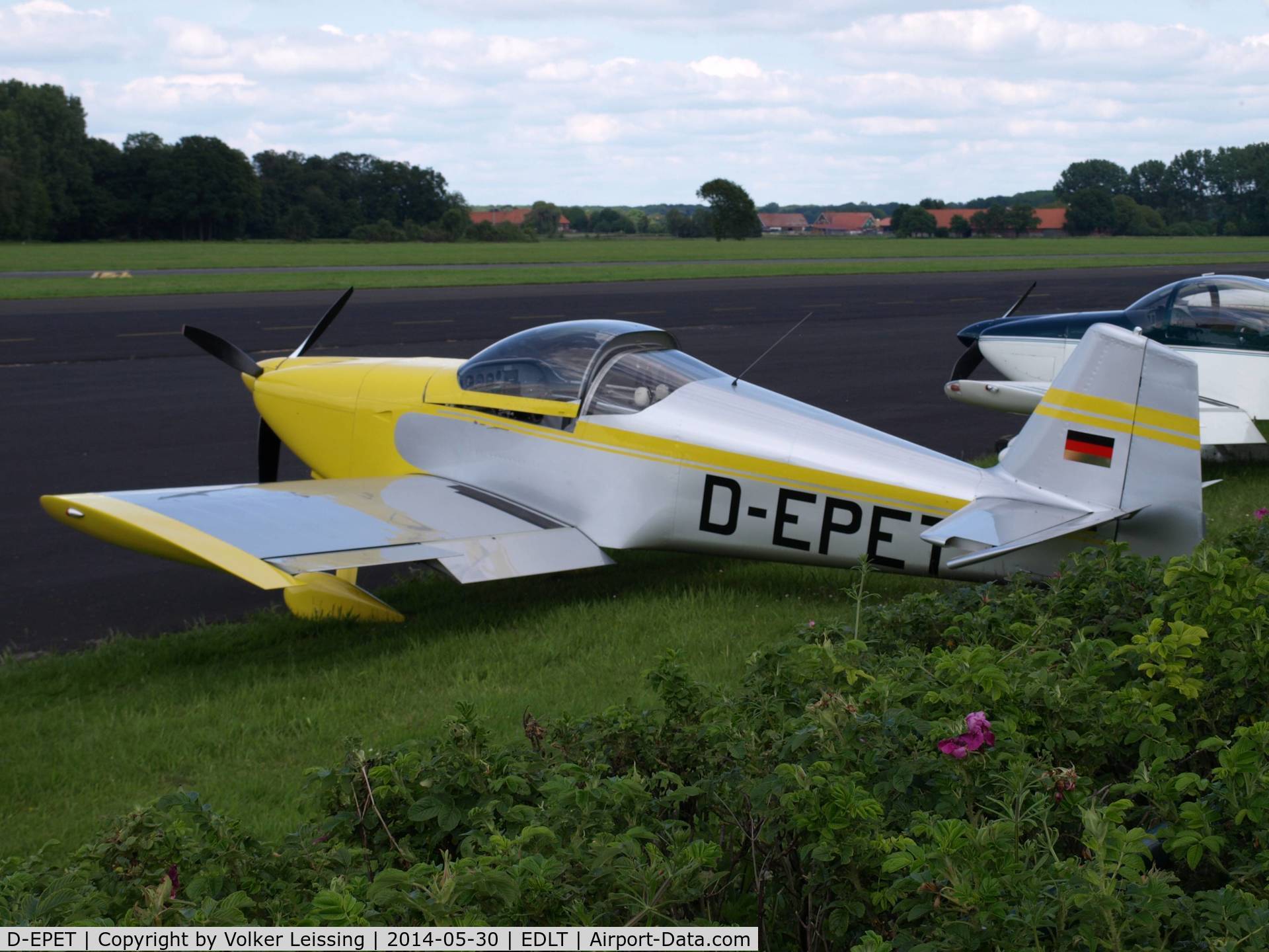 D-EPET, 2011 Vans RV-6A C/N 25548, parking