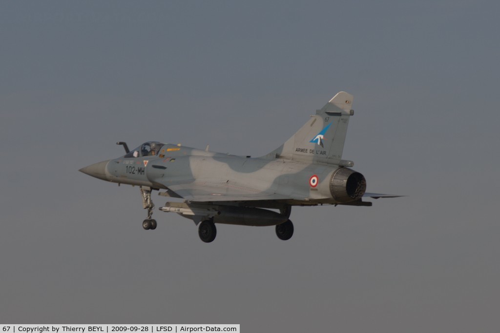 67, Dassault Mirage 2000-5F C/N 296, 102-MH (Ex 2-FL) 
Landing