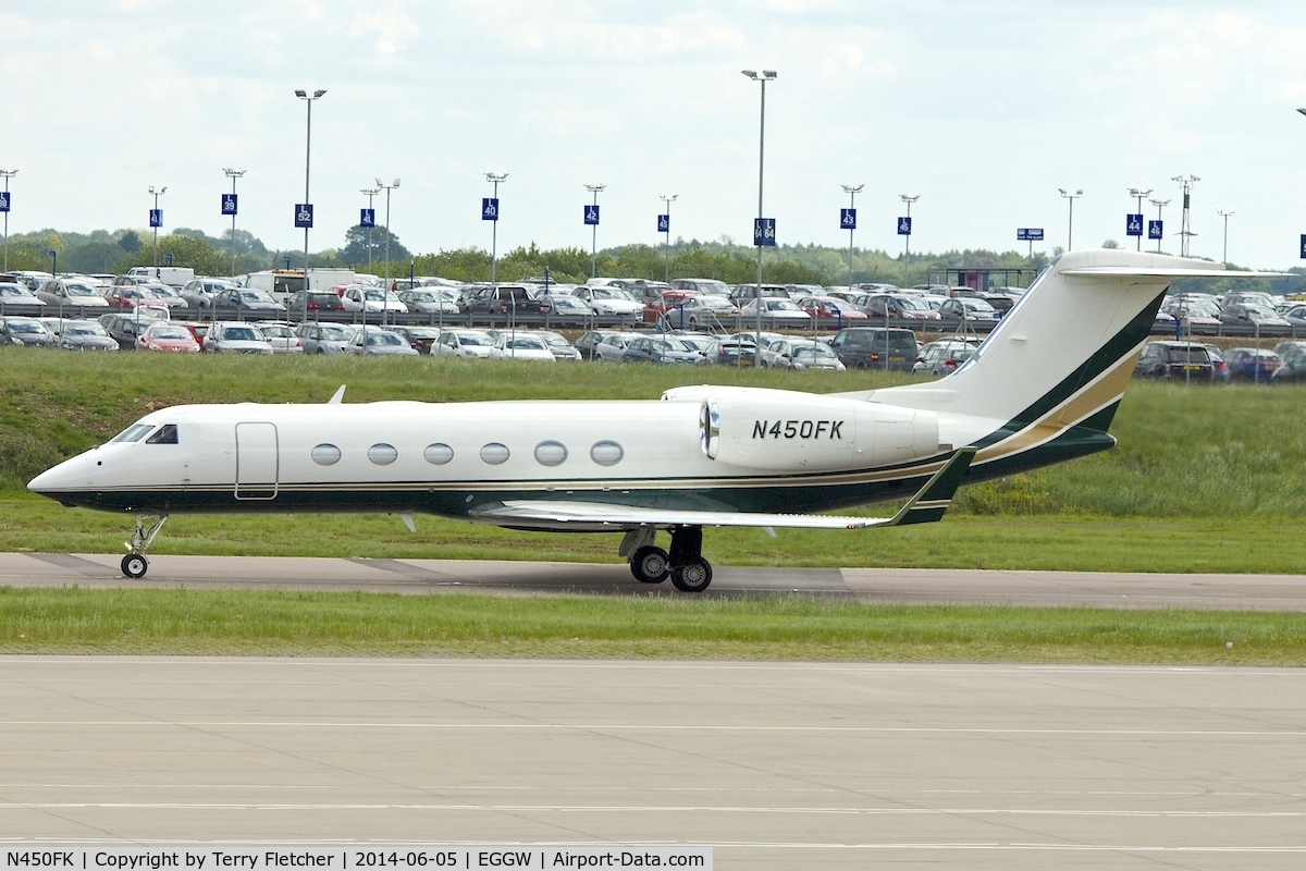 N450FK, 2005 Gulfstream Aerospace GIV-X (G450) C/N 4031, 2005 Gulfstream Aerospace GIV-X (G450), c/n: 4031 returns after flightest at Luton