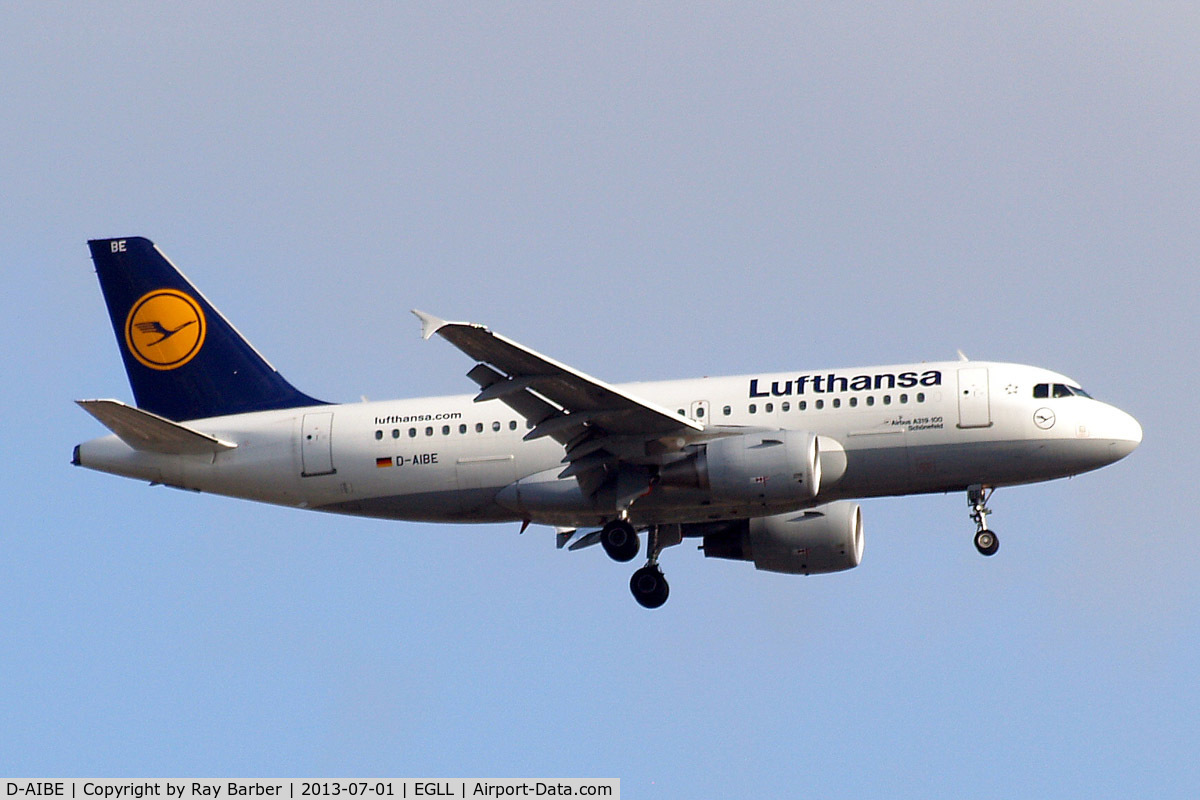 D-AIBE, 2010 Airbus A319-112 C/N 4511, Airbus A319-112 [4511] (Lufthansa) Home~G 01/07/2013. On approach 27L.
