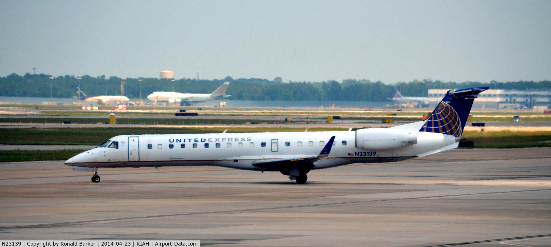 N23139, 2003 Embraer ERJ-145XR (EMB-145XR) C/N 145731, Taxi Houston